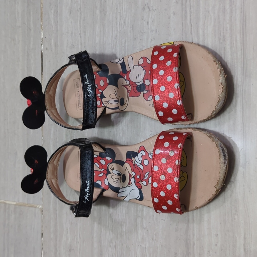 Minnie mouse sandals